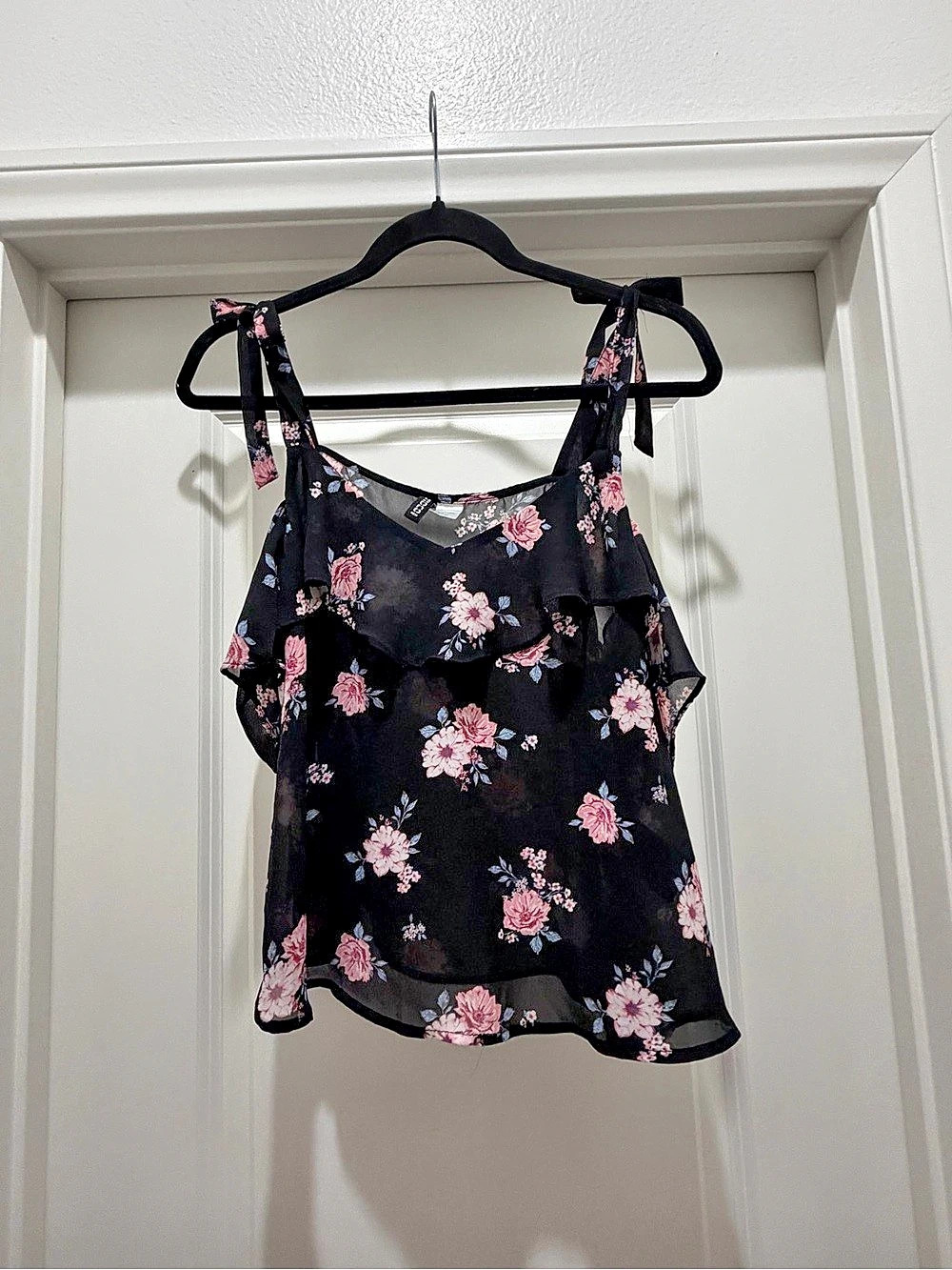 H&M Divided Black Pink Floral Tie-Strap Ruffle Cami Top Divided Floral Tie-Strap